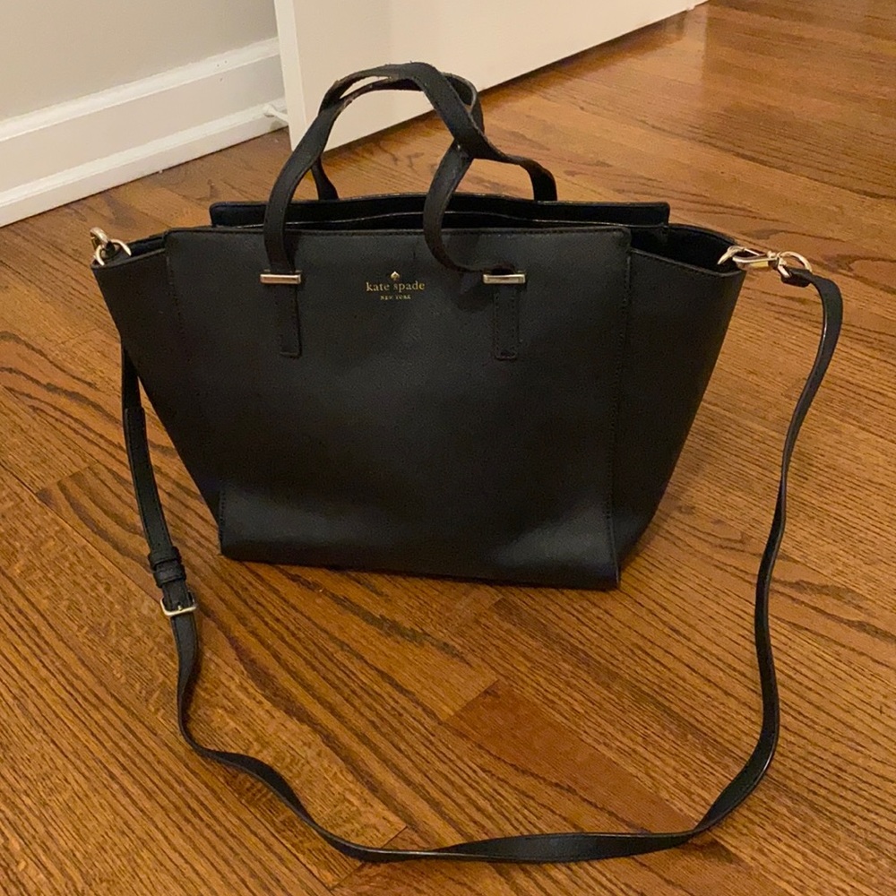 Black Kate Spade Purse with zipper